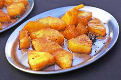 Wędzony ananas z solonym karmelem