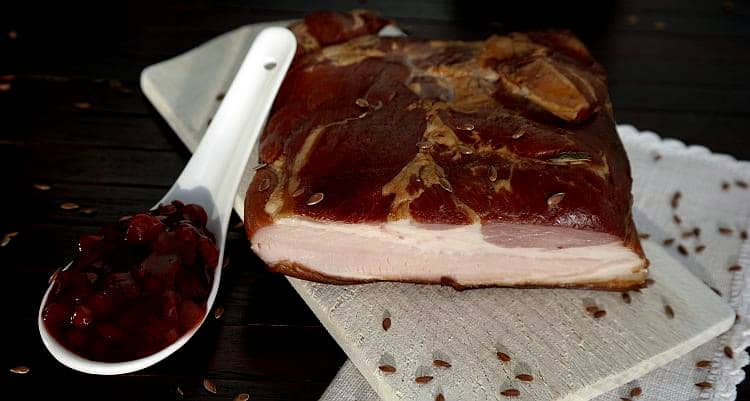 Wędzarnia drewniana czy metalowa? Co jest bardziej ekonomiczne?